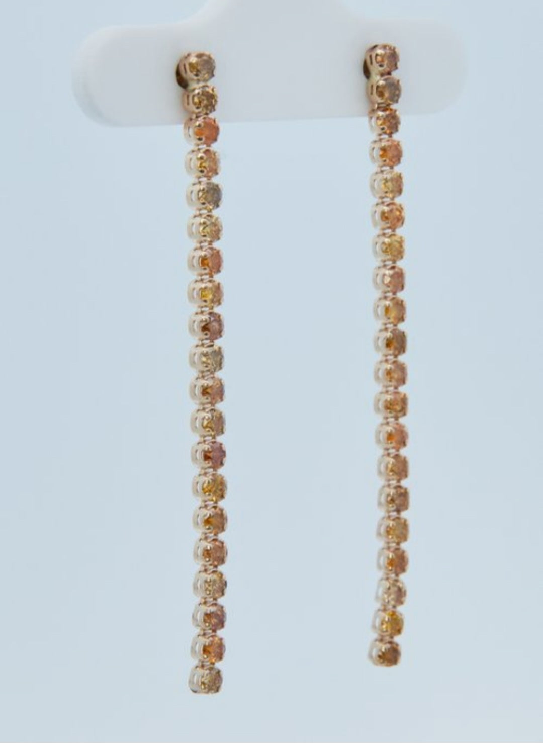 Pendientes de Oro Amarillo 18K con 40 Diamantes Naturales Redondos