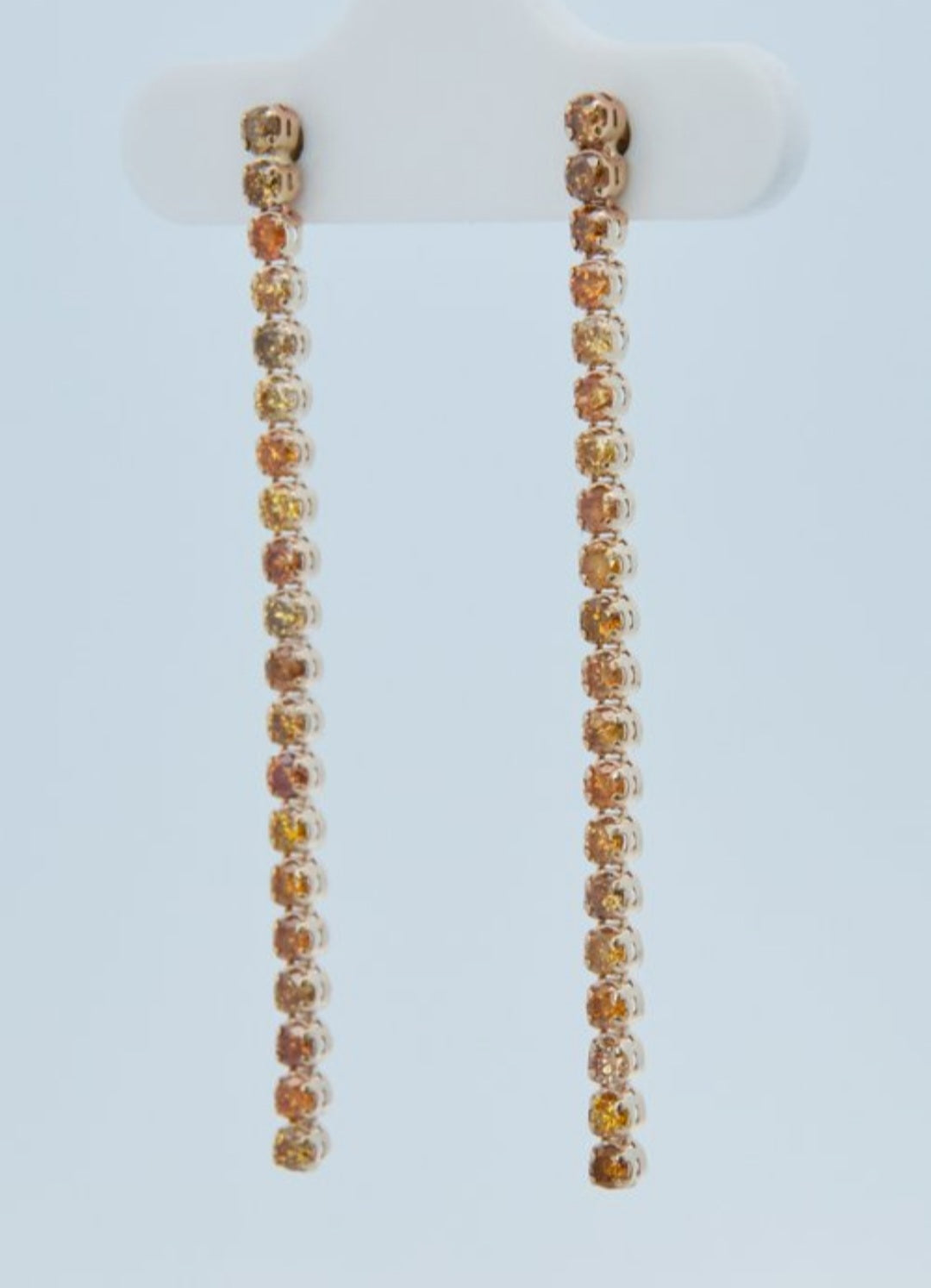 Pendientes de Oro Amarillo 18K con 40 Diamantes Naturales Redondos